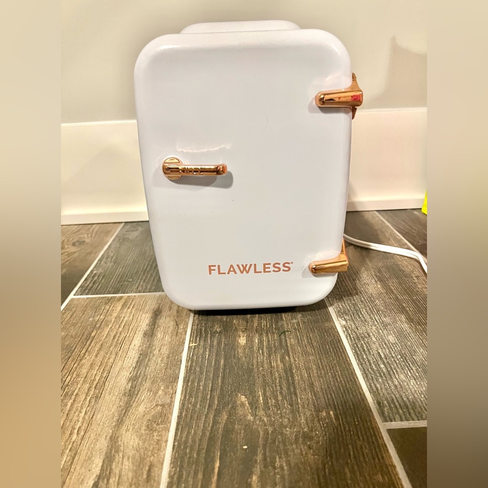SKINCARE FRIDGE (perfect condition)